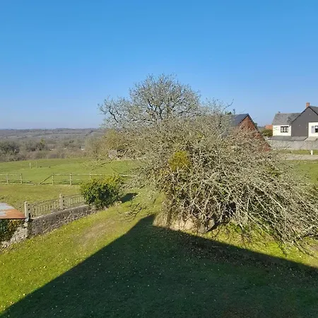 Vakantiehuis Maison 4 Chambres, Grand Jardin, 10 Minutes Des Plages Besneville