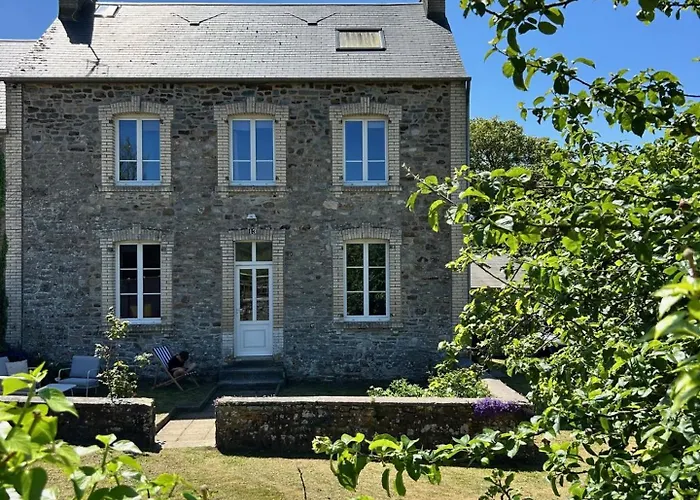 Maison 4 Chambres, Grand Jardin, 10 Minutes Des Plages Ferienhaus